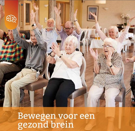 Bewegende ouderen op de stoel; illustratie bij artikel Bewegen voor een gezond brein van de Posten