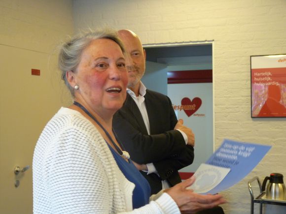 de Posten ontvangt certificaat Samen dementievriendelijk de Posten ontvangt certificaat Samen dementievriendelijk